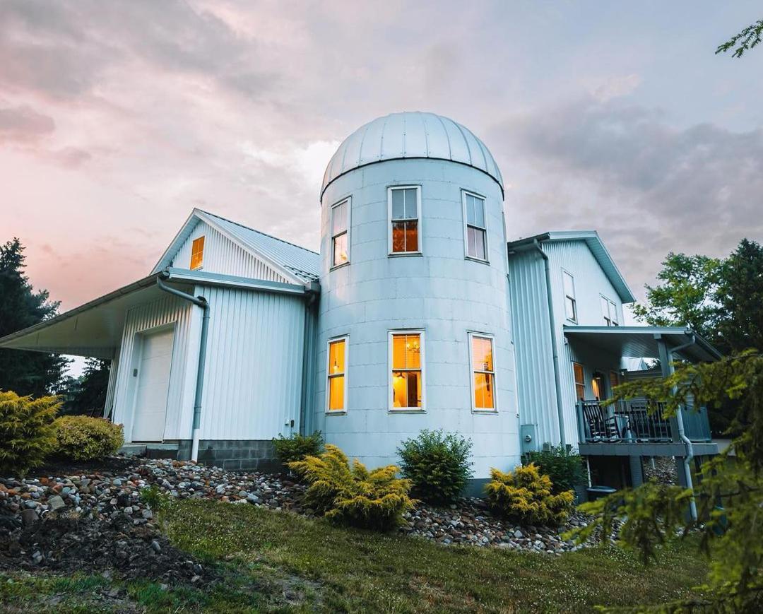 Farmhouse Suites By Amish Country Lodging Millersburg Exterior photo